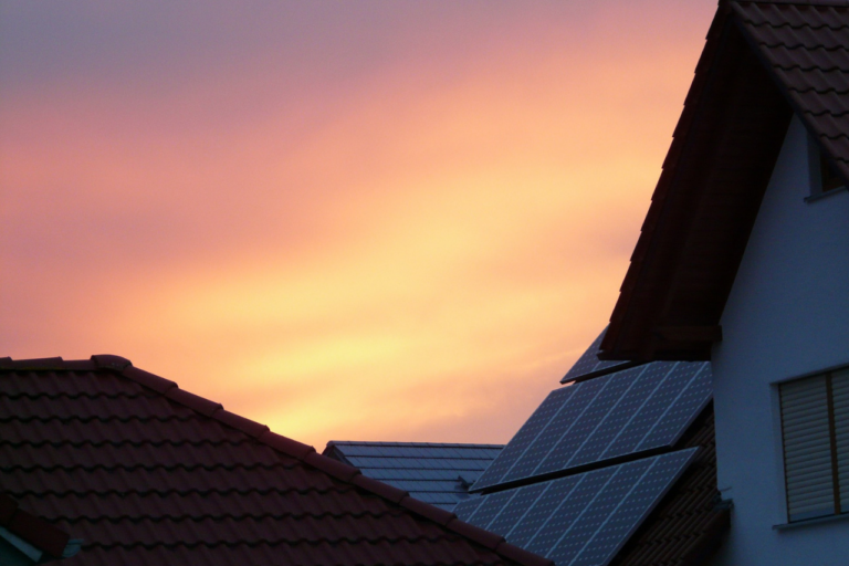 GRTV: sistema solar fotovoltaico é solução para alta tarifa de energia